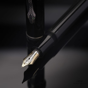 Montblanc Writers Edition Agatha Christie Limited Edition Green Eye Fountain Pen