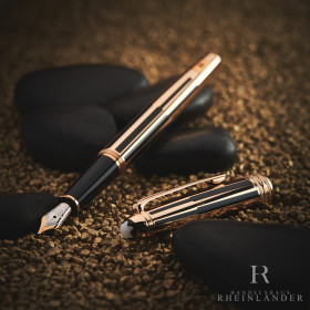 Montblanc Meisterst&uuml;ck Solitaire Gold and Black...